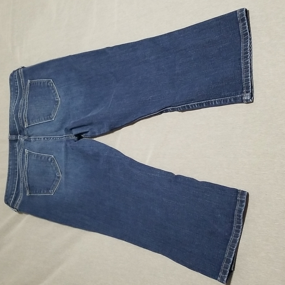 A.N.A Shorts Capris or Ankle Pants - Picture 15 of 16